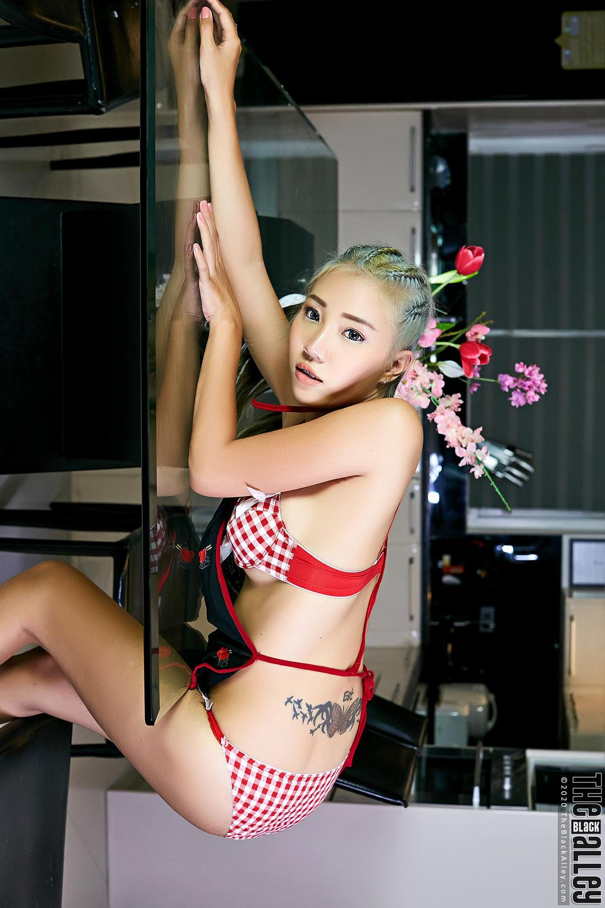 Farin The Black Alley Photobook Set.19(34)