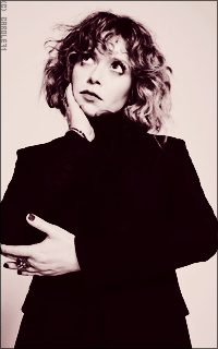 Natasha Lyonne 04MDIVkc_o