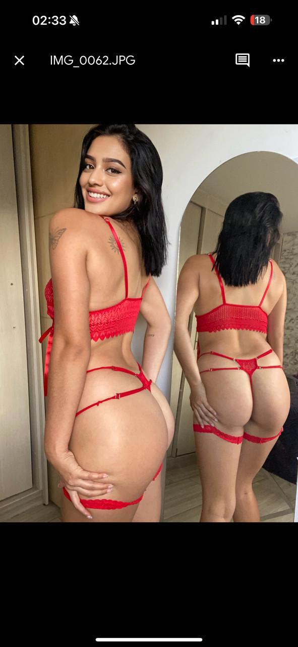 Beautiful OnlyFans cam babe Karina Fernandez shows off her big booty(4)