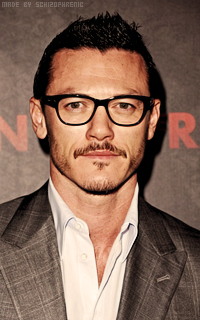 Luke Evans IwPOz5xz_o