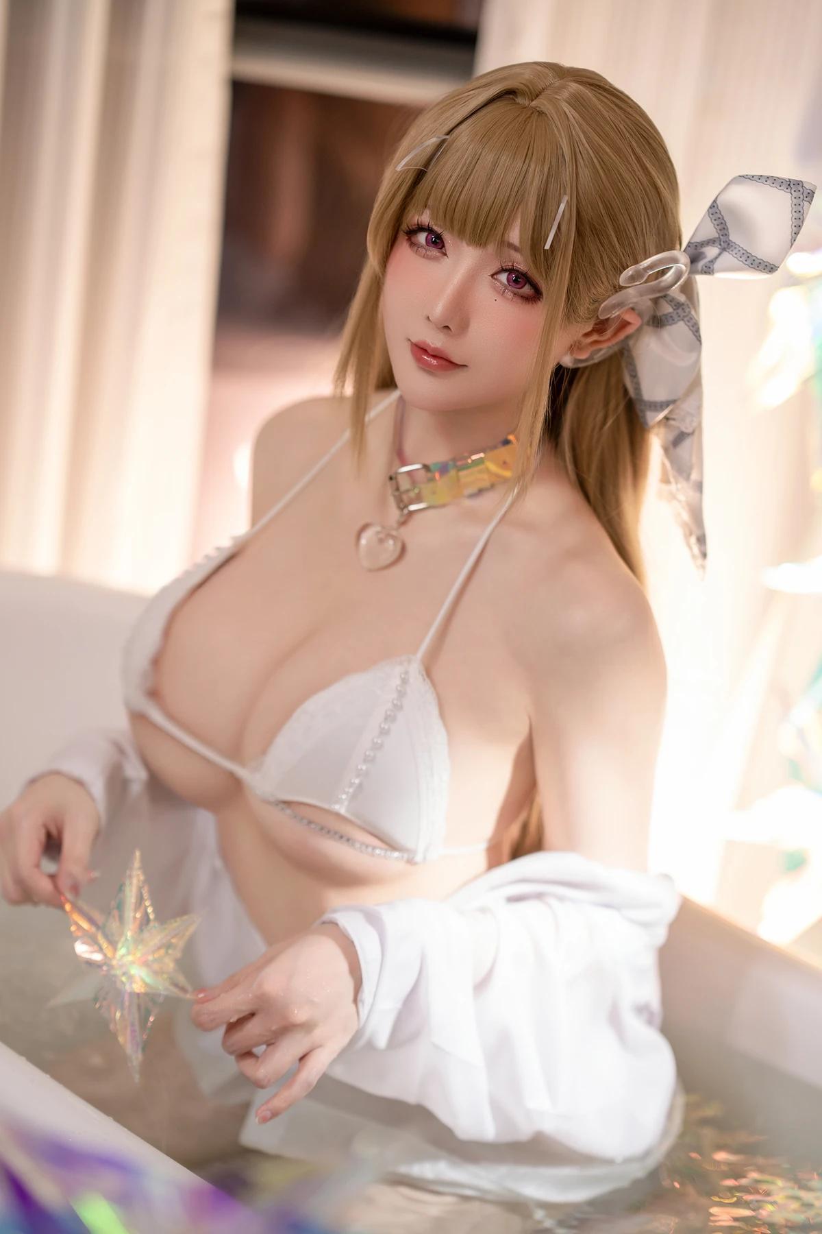 Cosplay 星之迟迟Hoshilily – NIKKE毒蛇泳装(1)