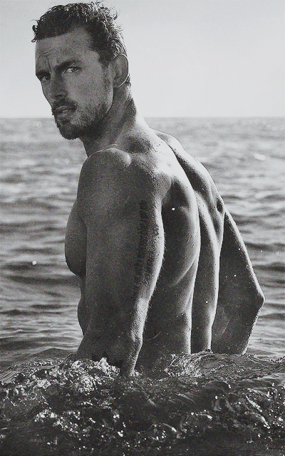 christian hogue - Page 2 R4EiI4BM_o