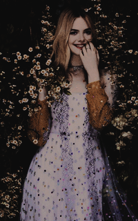 Elle Fanning UtfD1Swf_o