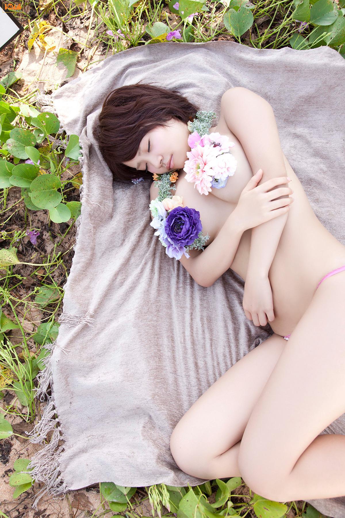 菜乃花 Nanoka 写真集 [Bomb.TV] 2013年12月号(29)