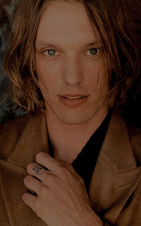 Jamie Campbell Bower I8ep4TGS_o