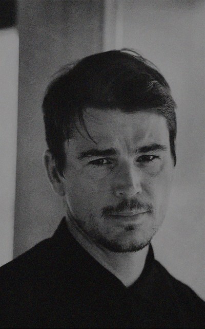  Josh Hartnett JqPzfeOZ_o