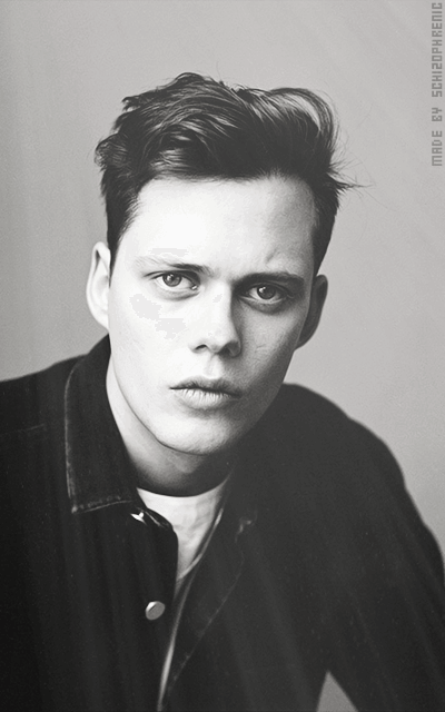 Bill Skarsgärd AYjoLiZm_o