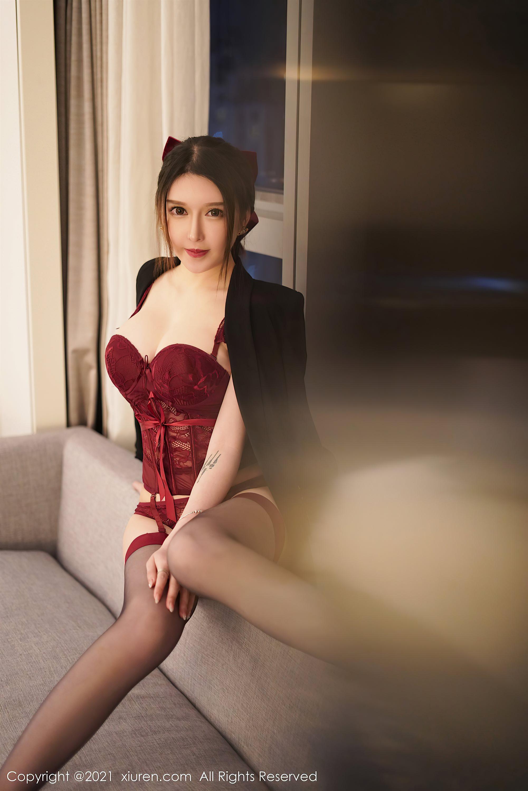 [XiuRen秀人网]No.3204 嫩模玉兔miki红色情趣内衣主题私房黑丝吊袜秀完美身材诱惑写真(8)