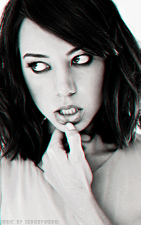 Aubrey Plaza BQnyy47i_o