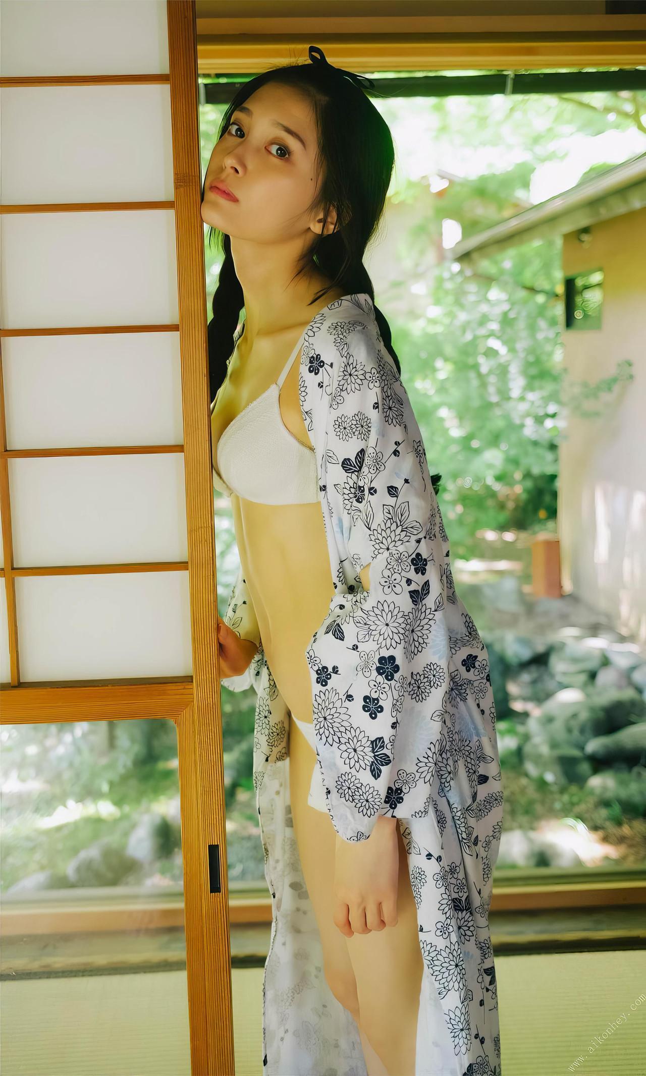 Rina Koyama 小山璃奈, 週プレ Photo Book 「紅い花」 Set.01(15)