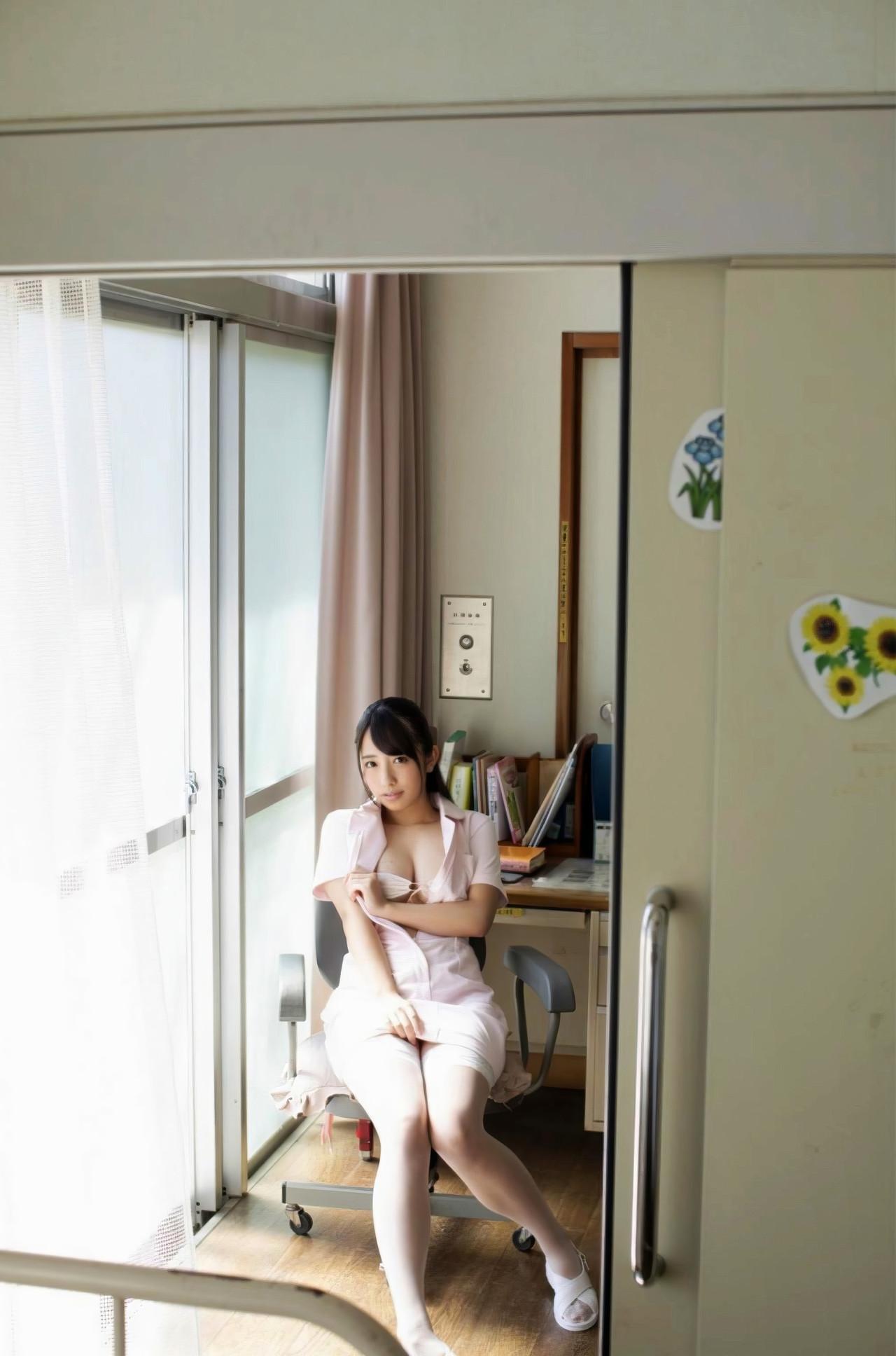 Mizuki Takanashi 高梨瑞樹, ギルドデジタル写真集 「綺麗なお姉さんはナース」 Set.02(8)