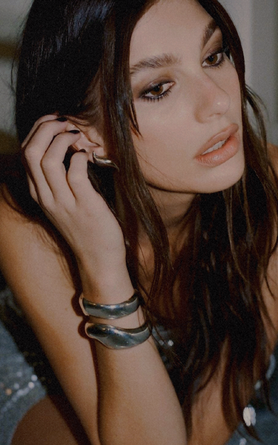 brunetka - Camila Morrone XKkyTwck_o