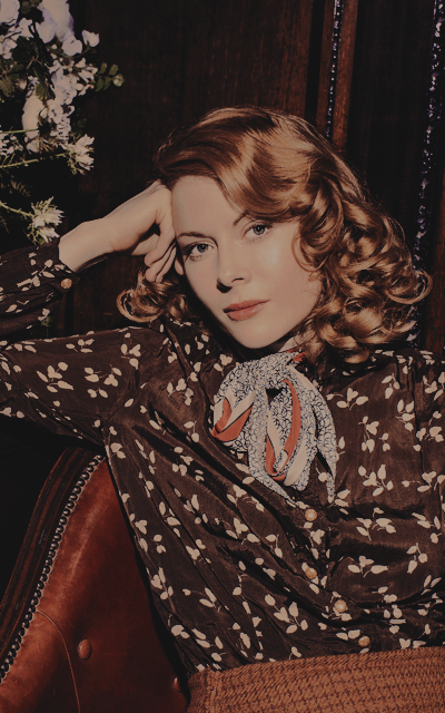 Emily Beecham XJhzNJMf_o