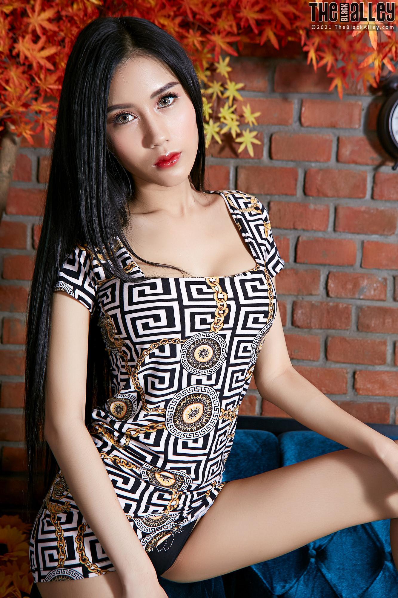Evelynne The Black Alley Photobook Set.03(13)