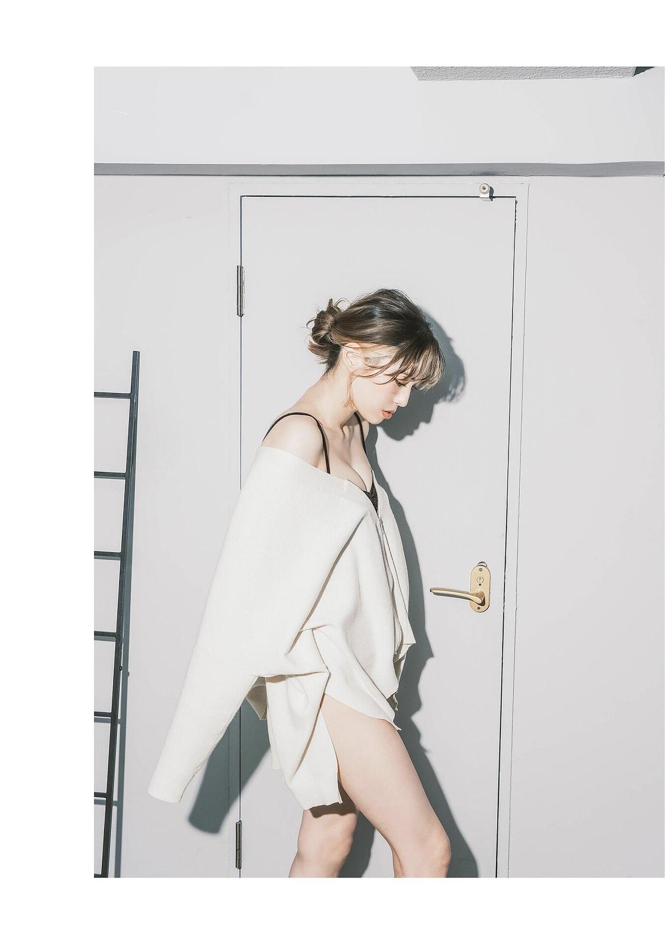 Misa Honma 本間ミサ, 写真集 「ニューヒロイン」 Set.03(9)