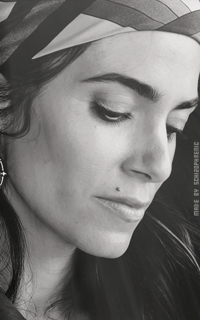 Nikki Reed XM1JuA0s_o