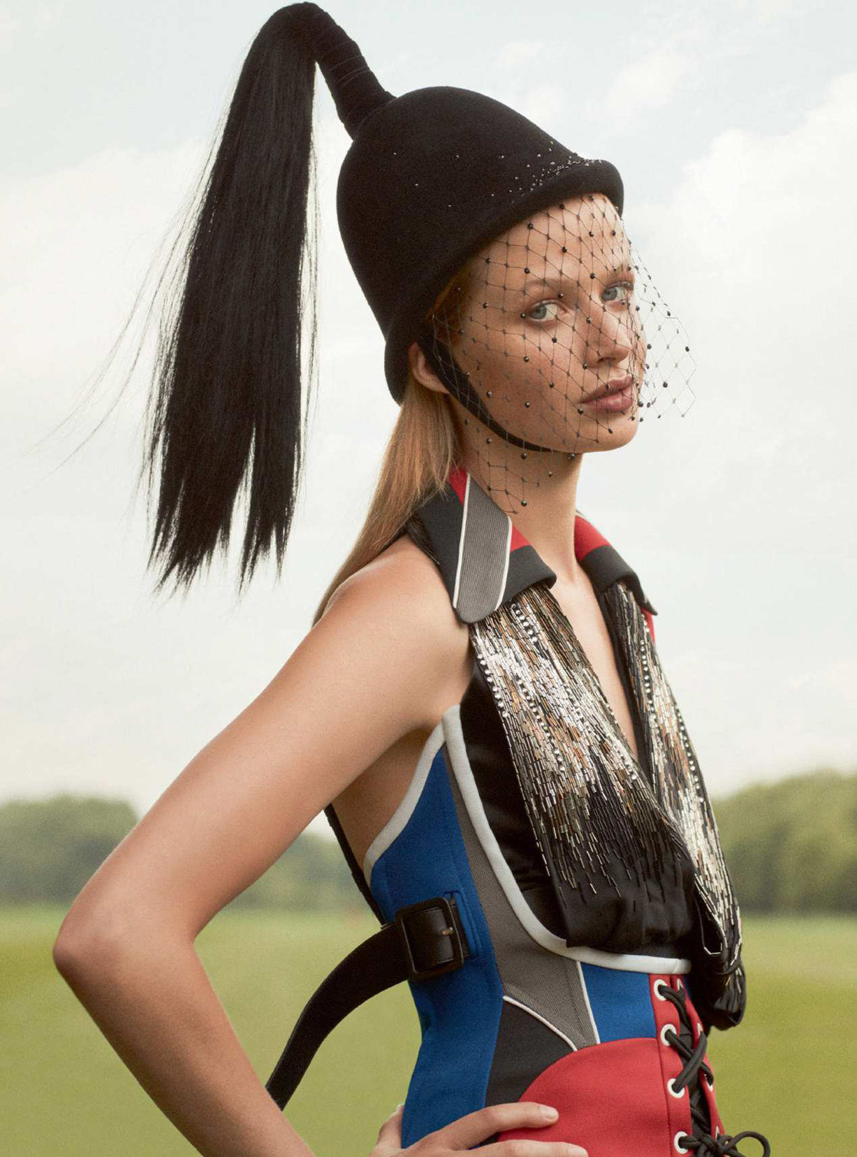 Королевская инспекция караула / For Queen and Country - Anna Lund by Richard Phibbs / Harpers Bazaar UK september 2018 Королевская инспекция караула / For Queen and Country - Anna Lund by Richard Phibbs / Harpers Bazaar UK september 2018