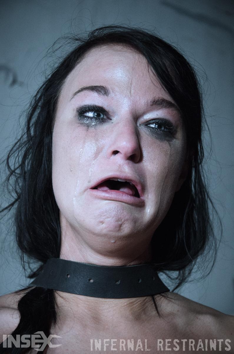 Brunette female London River screams in agony during electro torture(10)