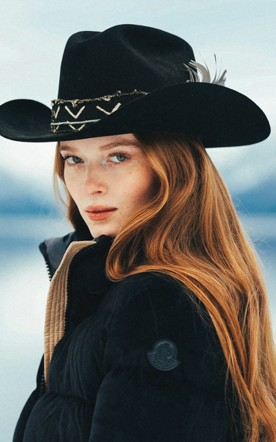 Larsen Thompson Y5HJ2XpM_o