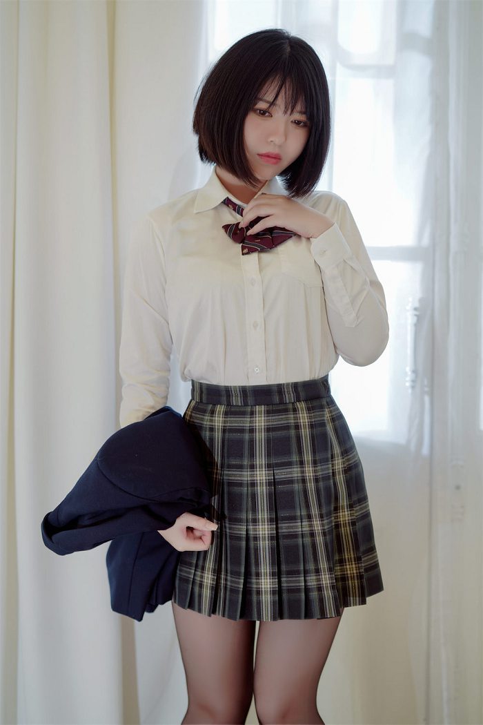 半半子 彼女の制服姿か?好き(26)