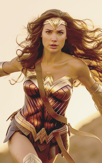 Wonder Woman (Gal Gadot) 1VsbarRB_o