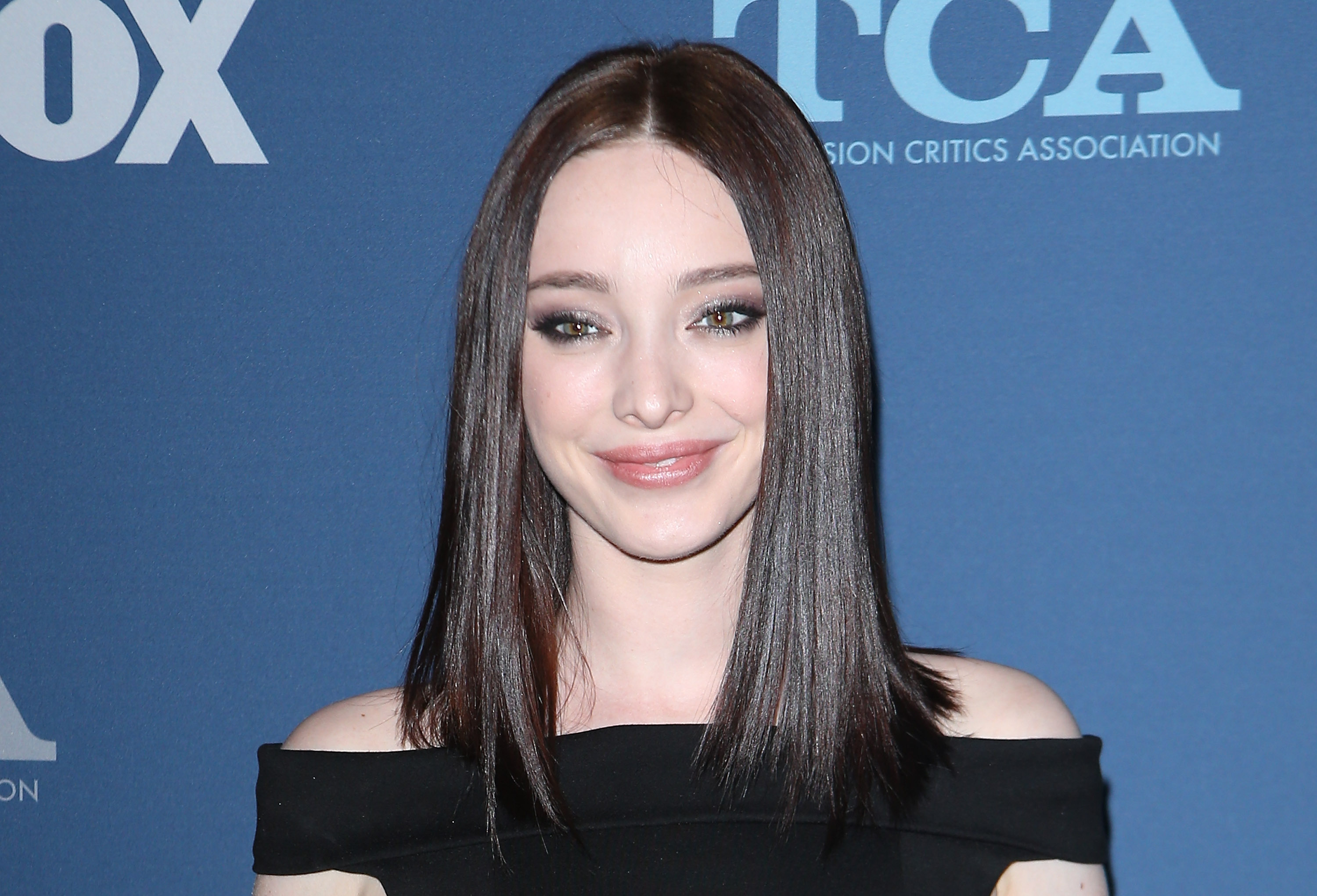 Emma Dumont Images