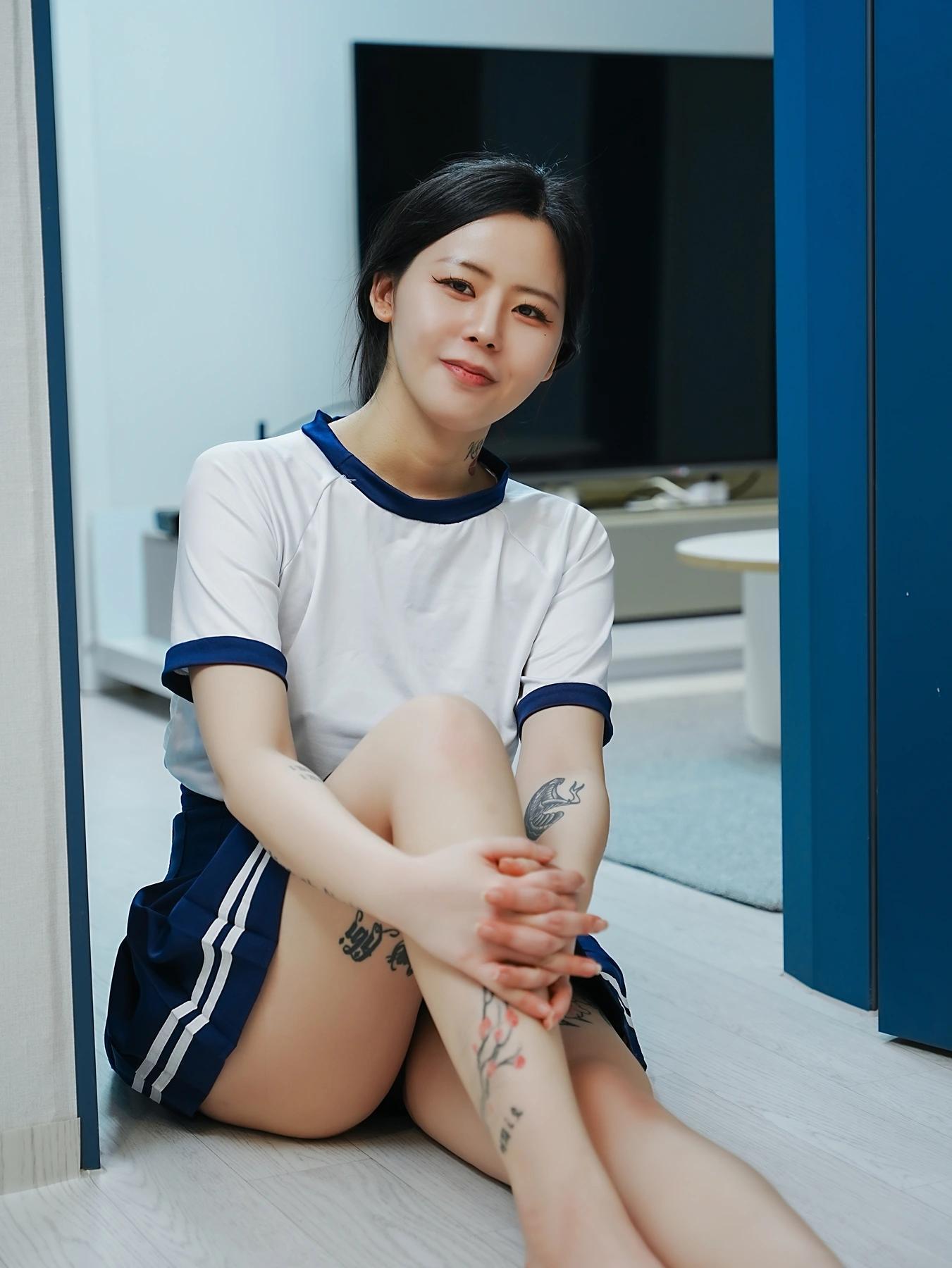 Choi Ri 최리, Photobook Vol.01 「Bloomers」 Set.01(21)