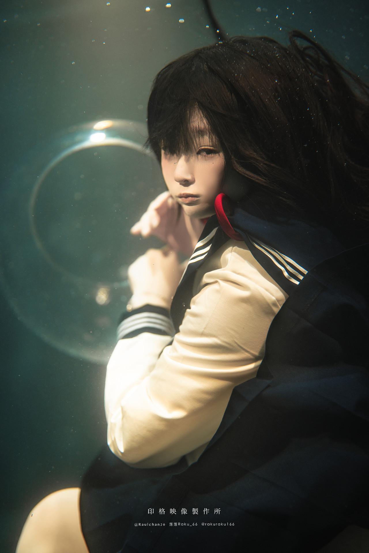 Cosplay 落落Raku – 水泳馆(14)