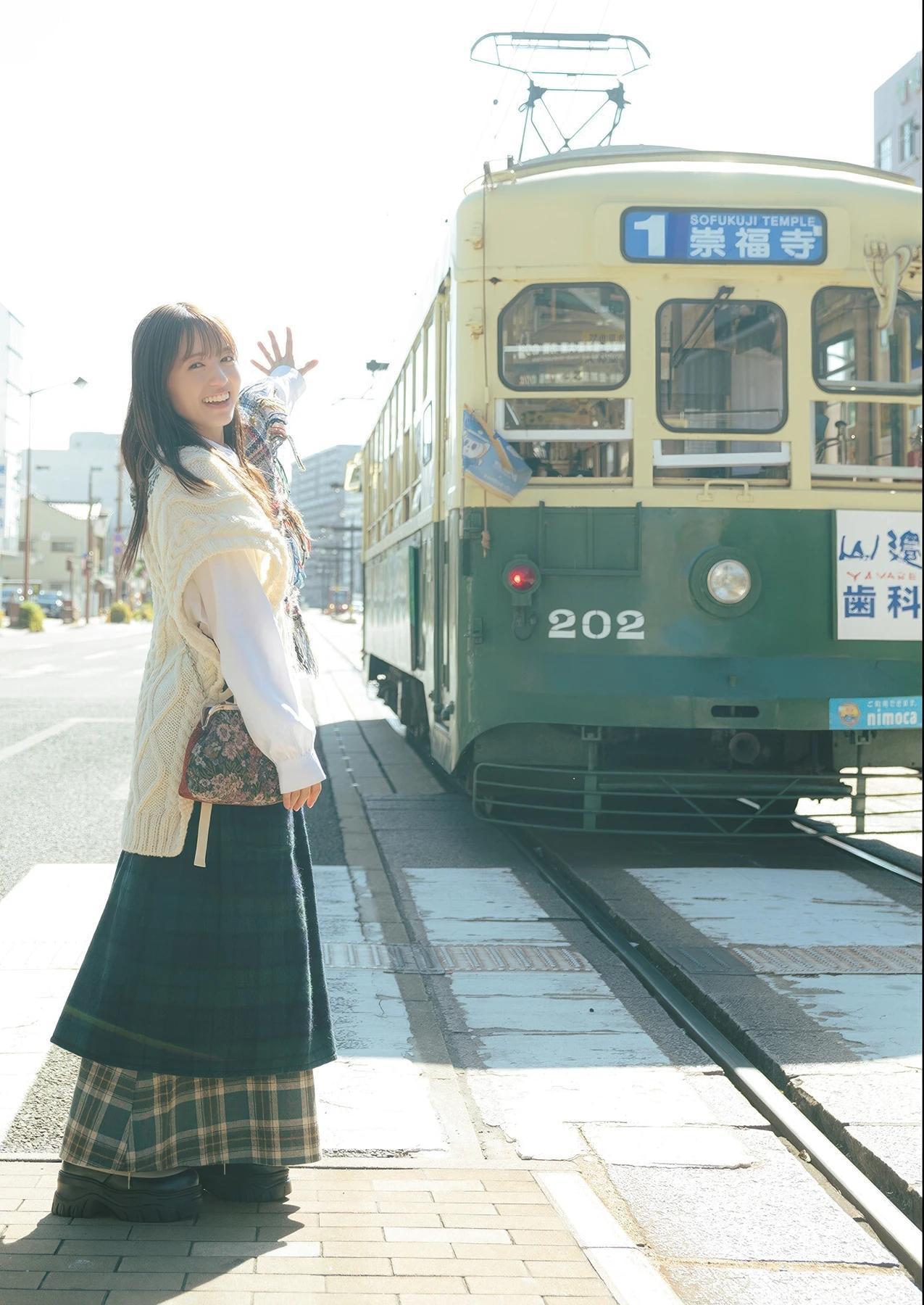 Rikako Aida 逢田梨香子, 写真集 「日々」 Set.01(3)