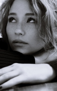 Haley Bennett EXQWvWpU_o