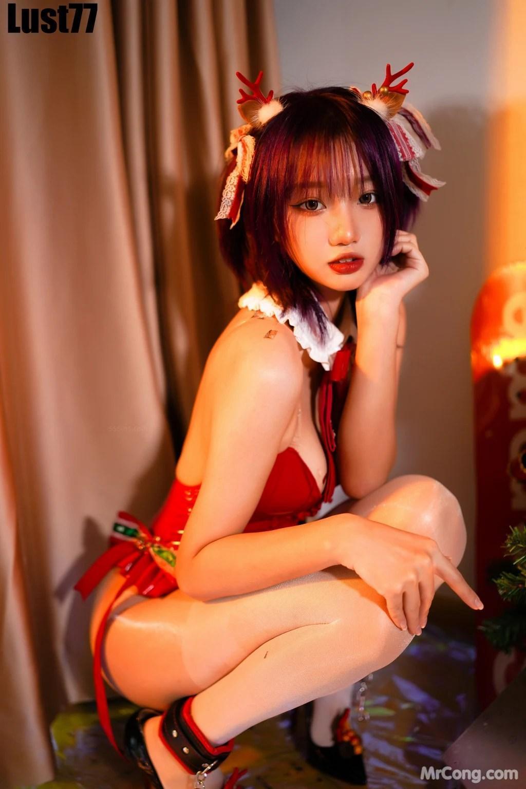 Coser@柒柒要乖哦 No.012: 2021圣诞2 (58 photos )