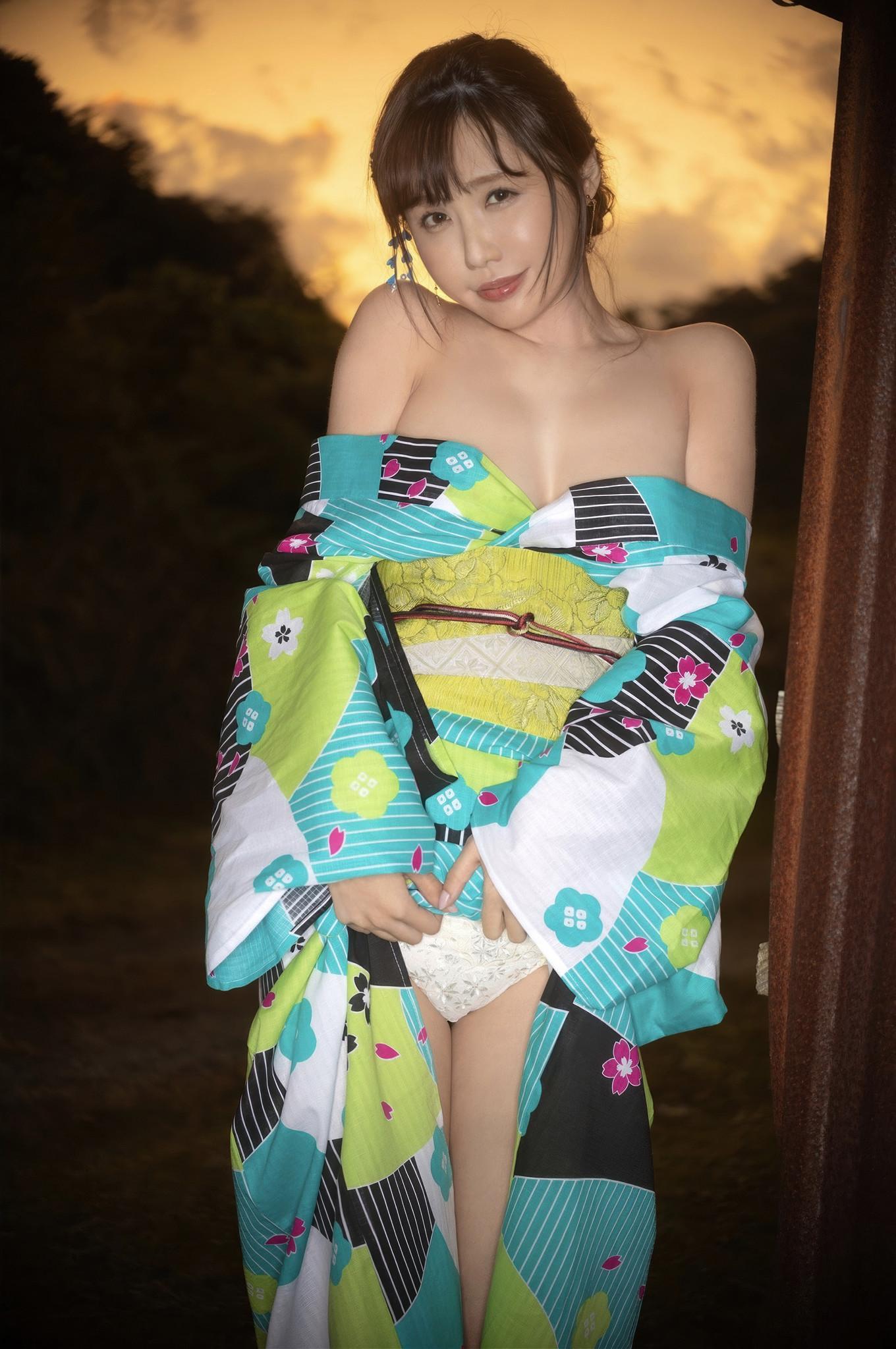 Miyu Inamori 稲森美優, ヌード写真集 「優しさに包まれて」 Set.01(8)