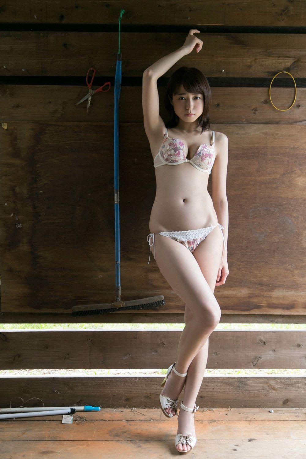 中村静香《やわらかぷるん》写真集 [YS Web] Vol.683(48)