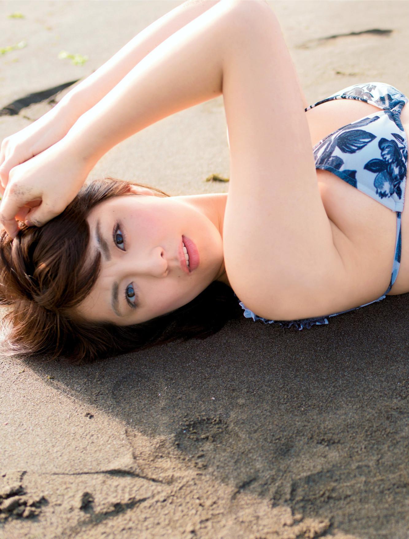 Yurina Yanagi 柳ゆり菜, 写真集 『yurina』 Set.02(11)