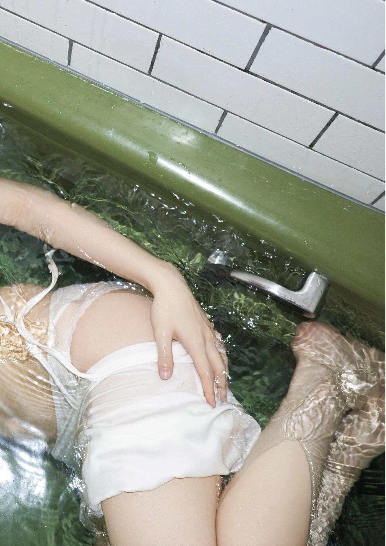 Toutomiwokanjite Sakurai 尊みを感じて桜井, B.L.T. 写真集 Monster Round 4(12)