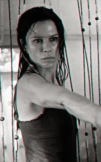 Rhona Mitra KsmRYjno_o