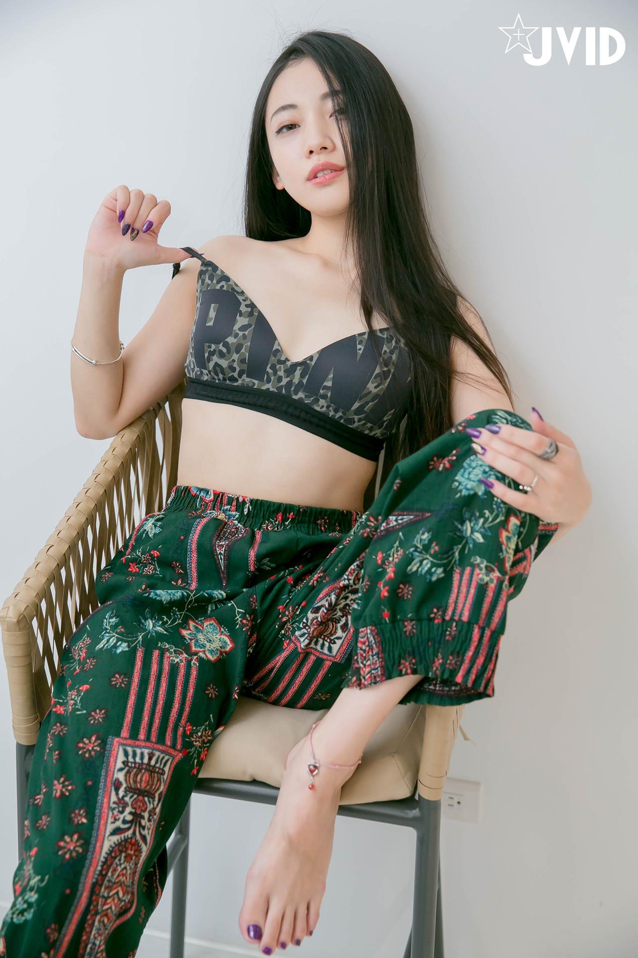 JVID 夏暮光 – 私底下穿著就讓人喜歡的性格美女 Set.01(20)