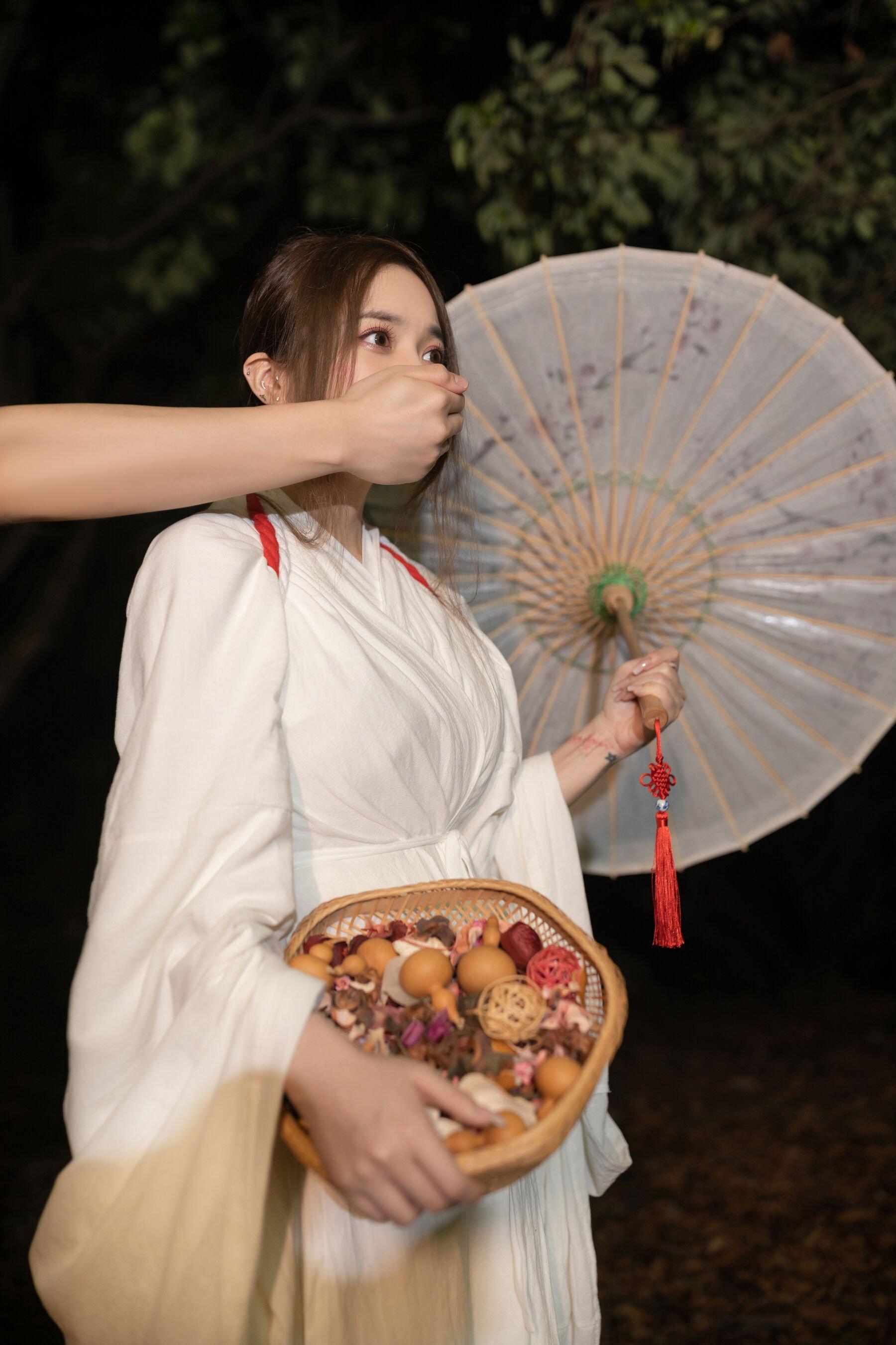 未分类性感写真 鱼子酱Fish《小树林的故事》(38)