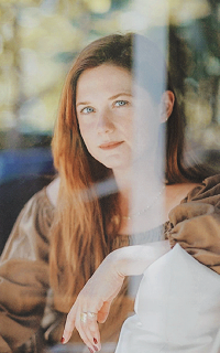 Bonnie Wright ChVlRxLO_o