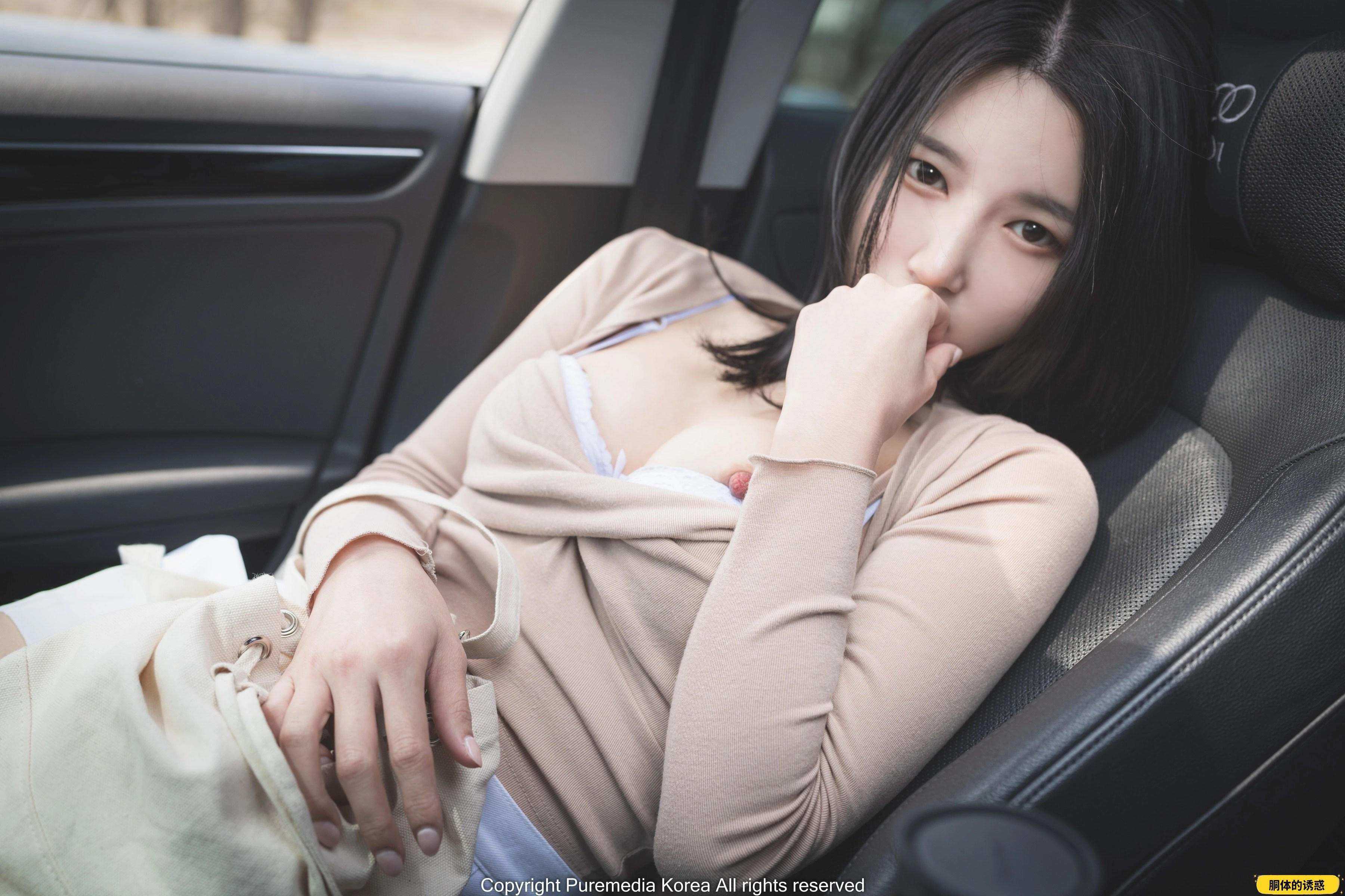 Yeha 예하 PURE MEDIA VOL.176 in the car [102P]