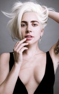 Lady Gaga FhXB8gFY_o