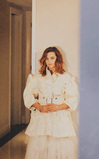 Jenna Coleman 0sxyGRfc_o