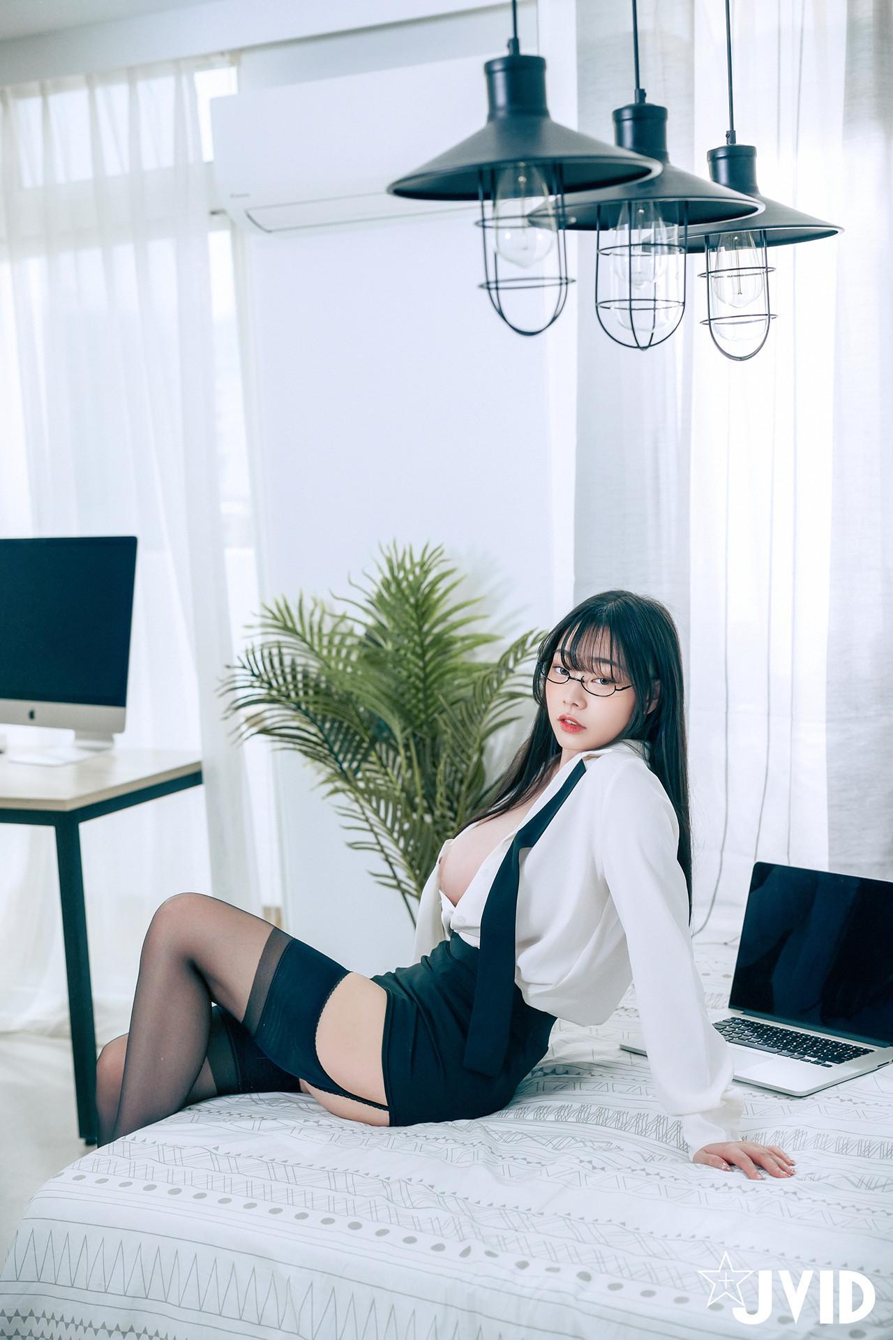 JVID 苡昕Slivia – 超巨乳女秘書 Set.02(7)