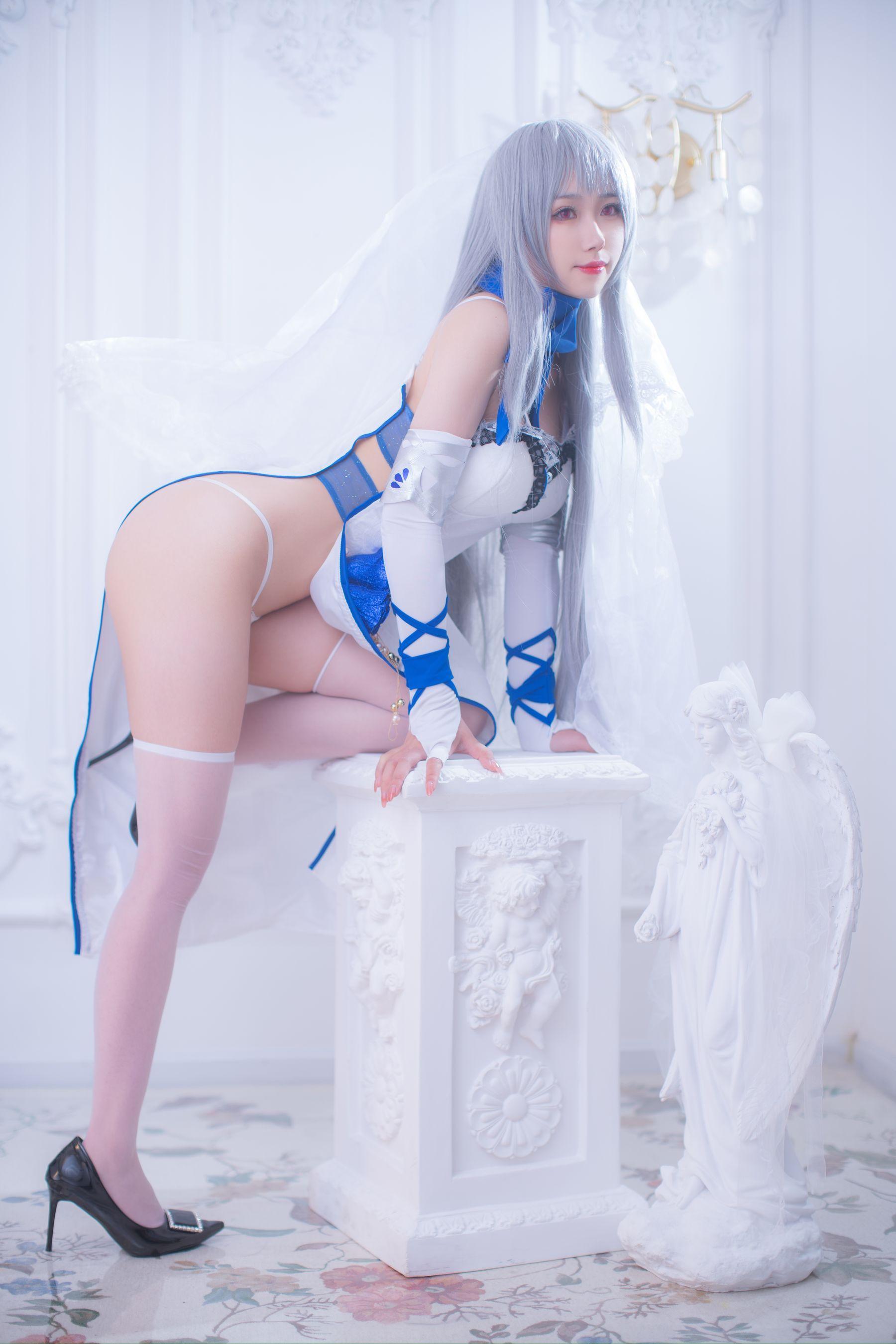 [网红COSER] 一北亦北 – 路易九世礼服 写真套图(11)