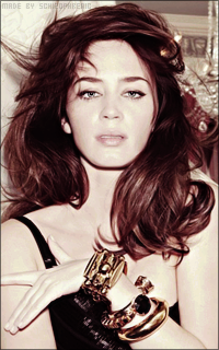 Emily Blunt SrnP4Igd_o