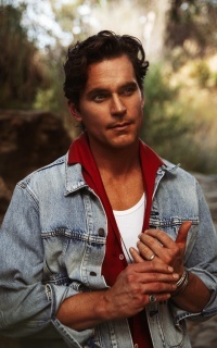 Matt Bomer QAFU3qkW_o