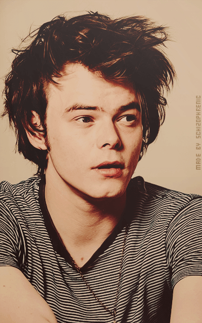 Charlie Heaton CEMomRp5_o