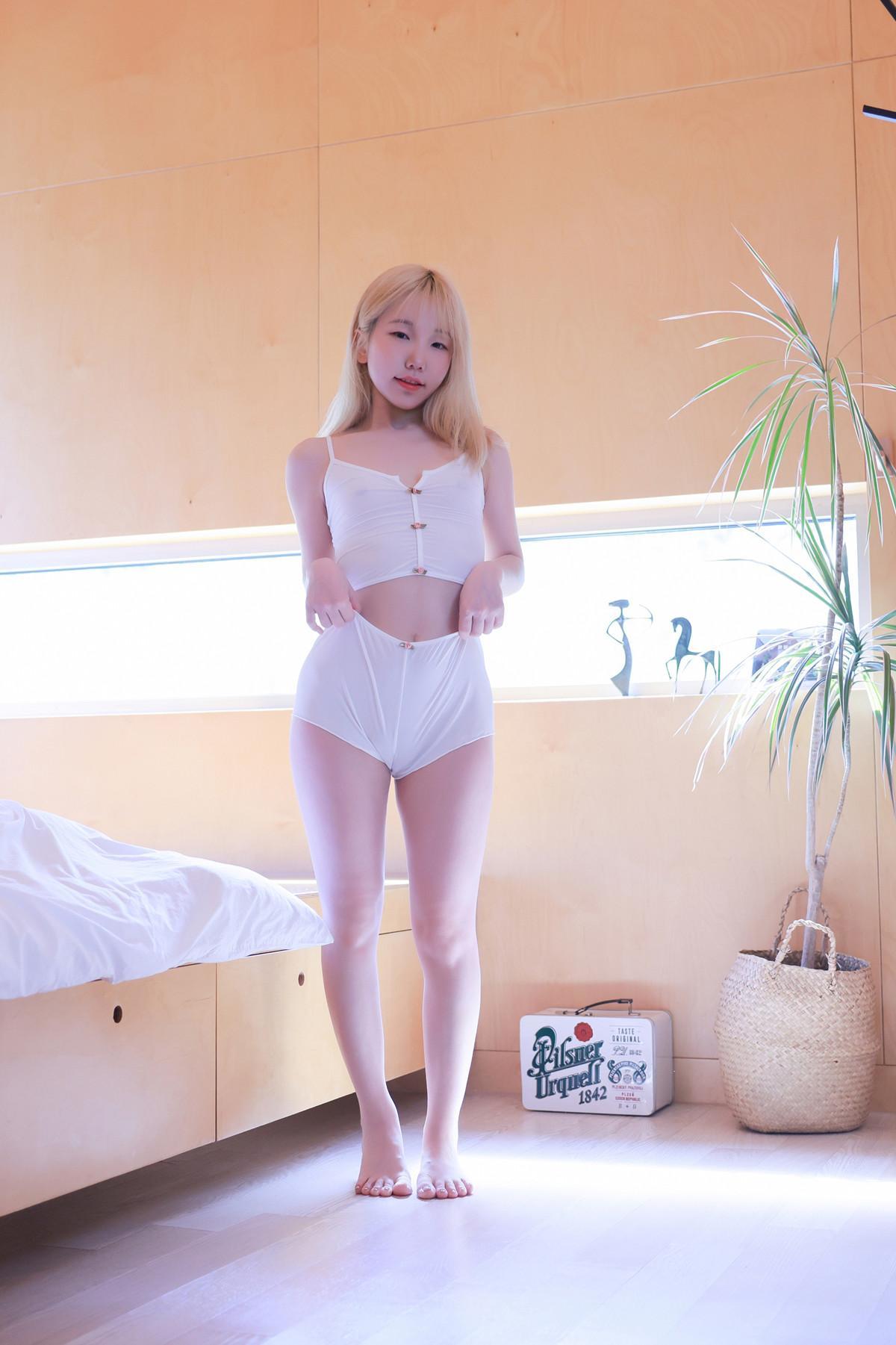 Han Yeri 한예리, SWEETBOX ‘Doki Doki’ Set.03(2)