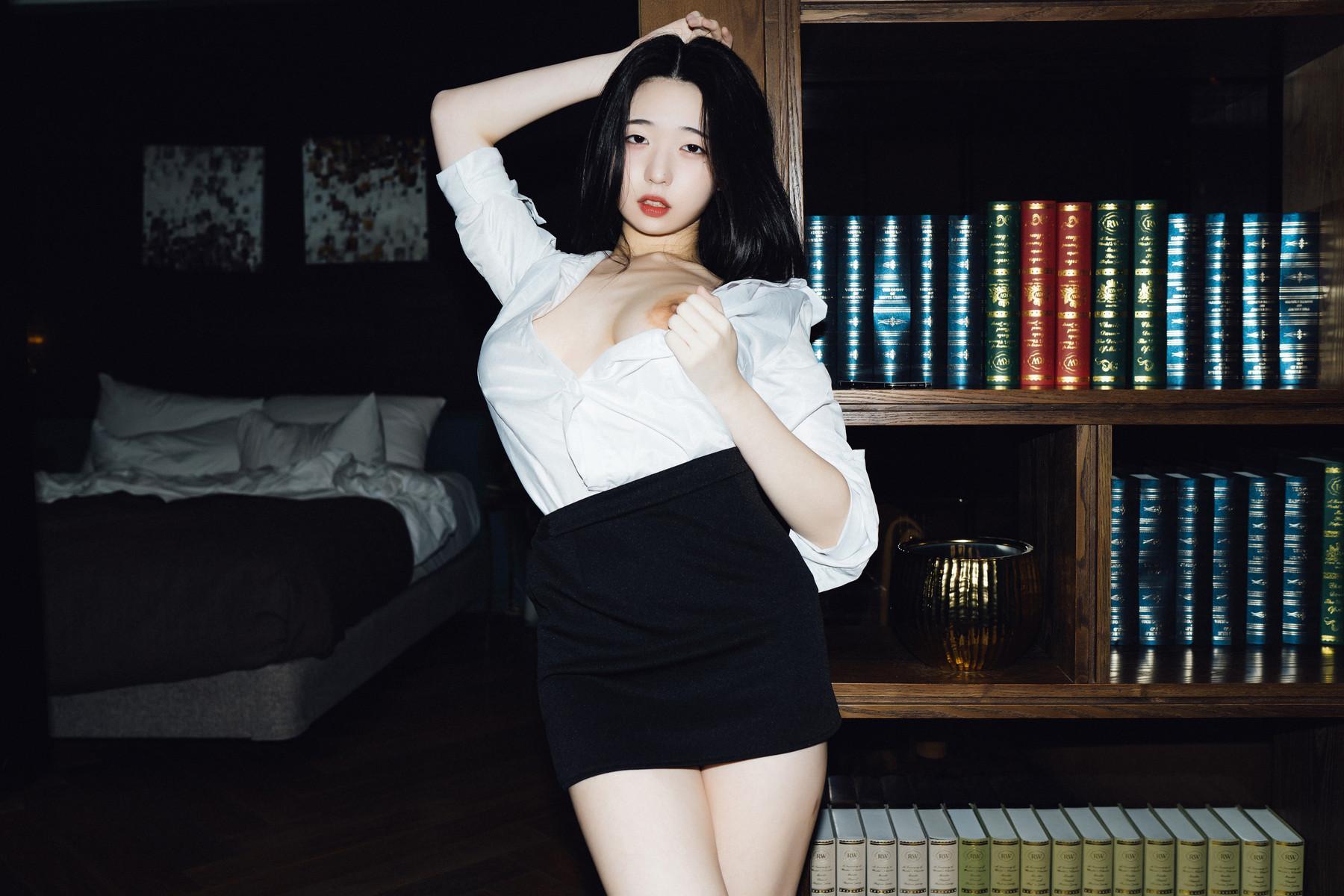 Yeon Woo 연우, [Moon Night Snap] Last Night Vol.2 – Set.02(18)