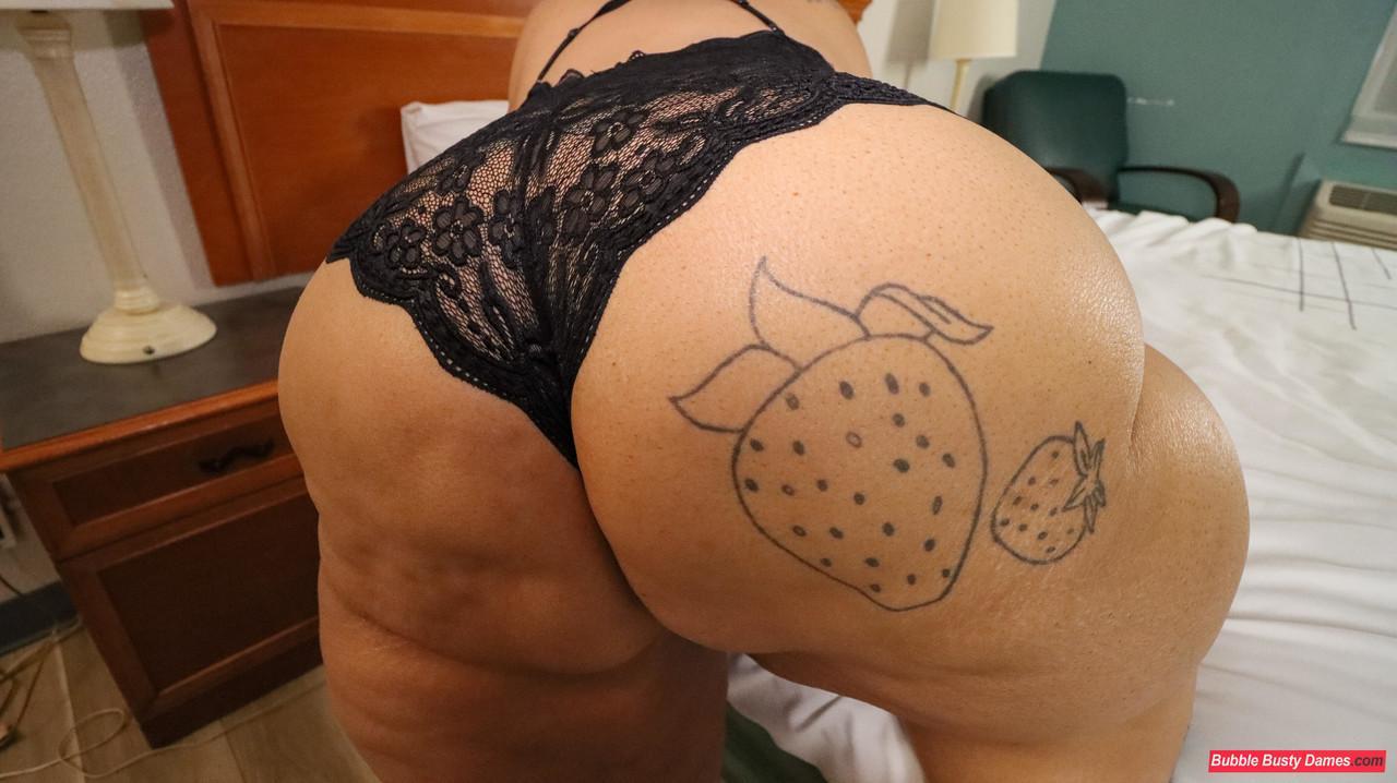 SSBBW Strawberrys Delight shows her massive ass in black lingerie(7)